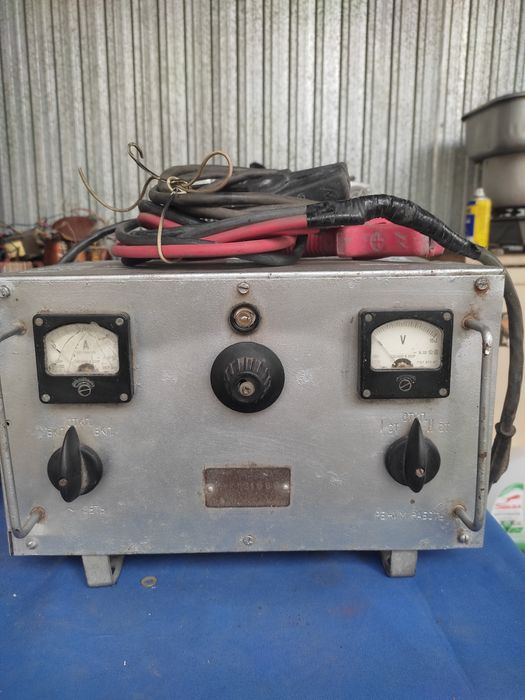 Пуско зарядные устройства советские.