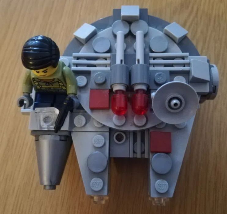 -35% Lego StarWars 75030,Nava Spatiala Millennium Falcon