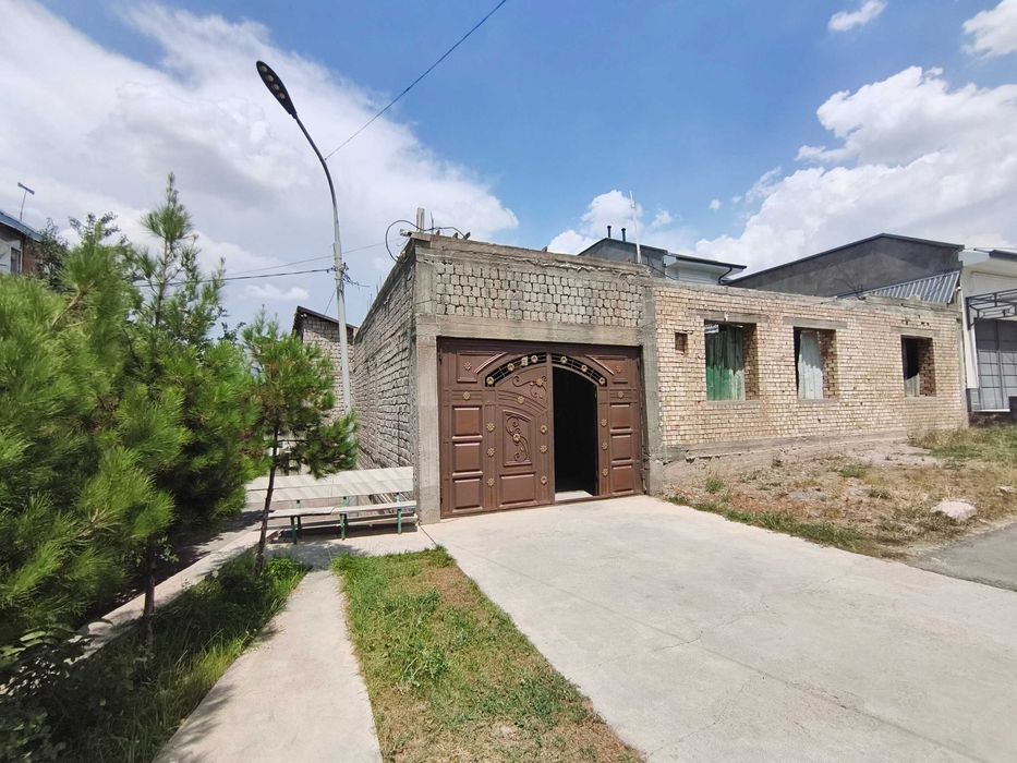 Продается дом с участком 6 соток (Агрошкола) в Мирзо-Улугбекском район