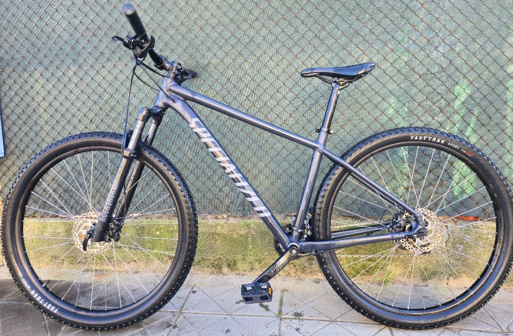 SPECIALIZED ROCKHOPPER  29 цола 2х9 скорости  Shimano, Judy Rockshox