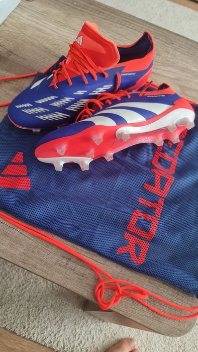 Ghete fotbal adidas Predator