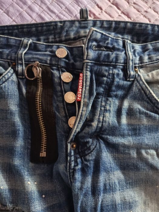 Дънки с накъсан ефект и кръпки не да еластични