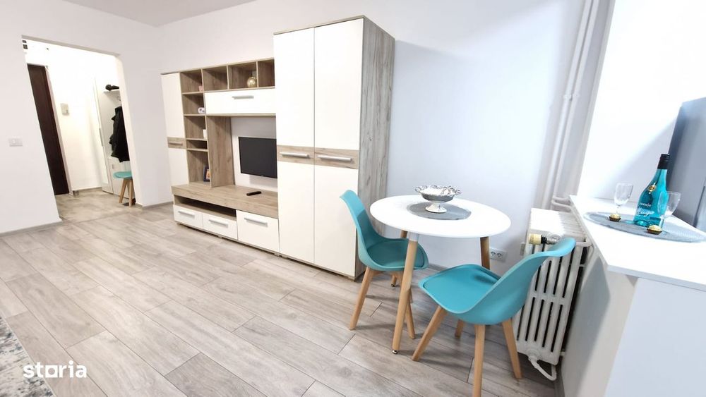 Inchiriere Garsoniera cocheta zona Coresi Tractorul