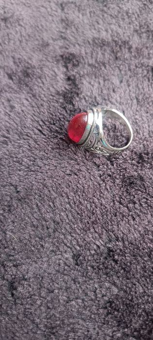 Срочно продам кольцо с изумуродом!
