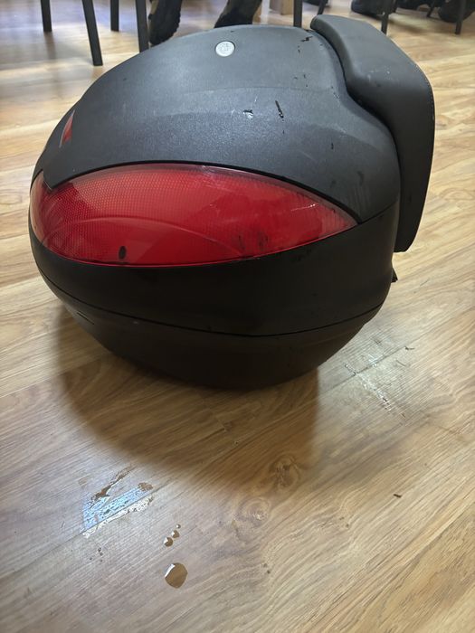 l Aprilia top case