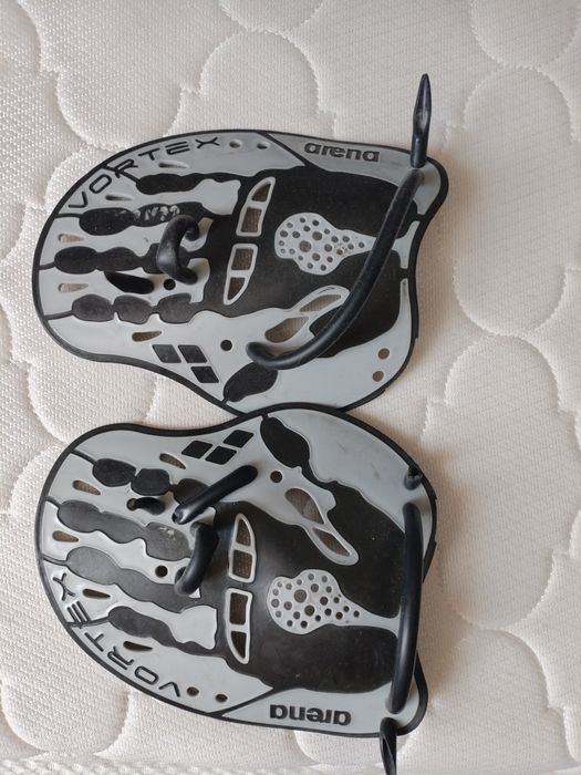 Лапатка для плавания Арена .