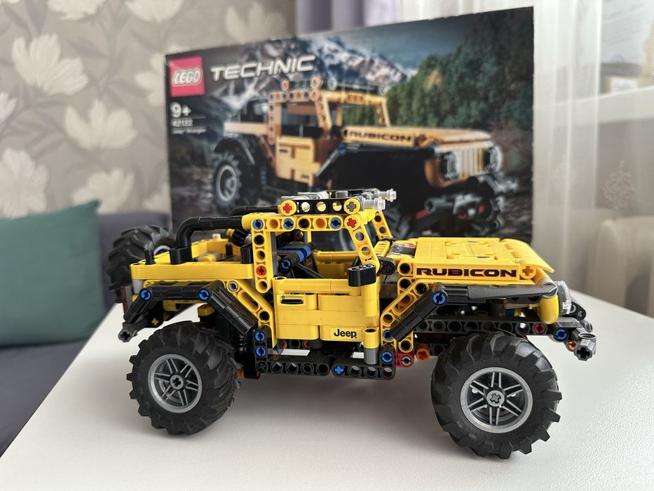 LEGO Technic  Jeep