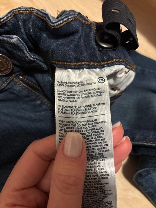 Vând pantaloni 128 și 134 cm