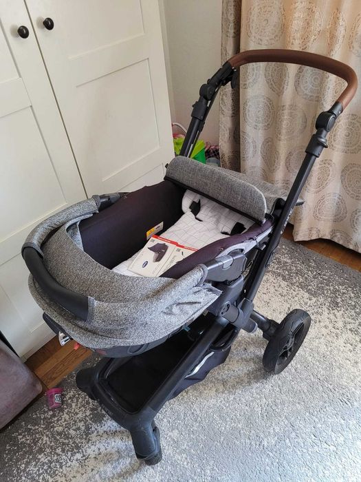 Cărucior 3 în 1 Jane Matrix Light 2– suspensii premium, stare f. buna