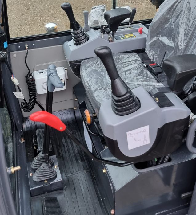 Miniexcavator LUBECK EX-261 2600kg. NOU