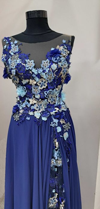 Бална рокля с 3D дантела