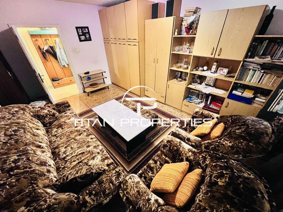 Дава се под наем Тристаен апартамент в Бургас, Изгрев - 82 кв.м за 408 € - Снимка #3