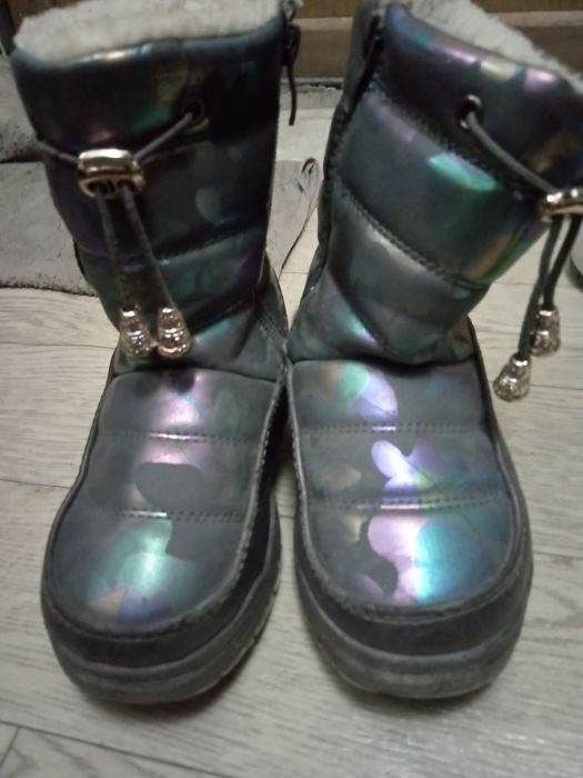 Срочно продам зимние сапожки детские