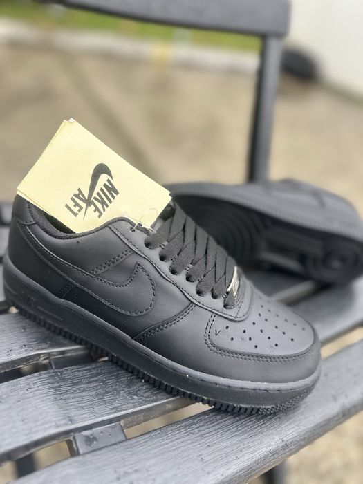 Adidasi Nike Air Force