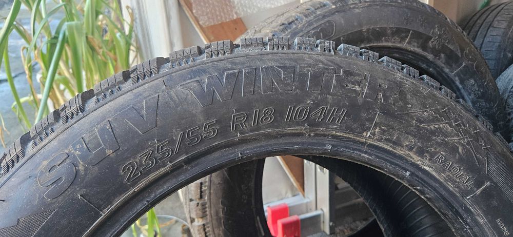 Нови гуми 235/55/18