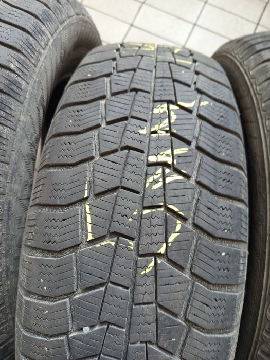 Зимни гуми 195/65/15