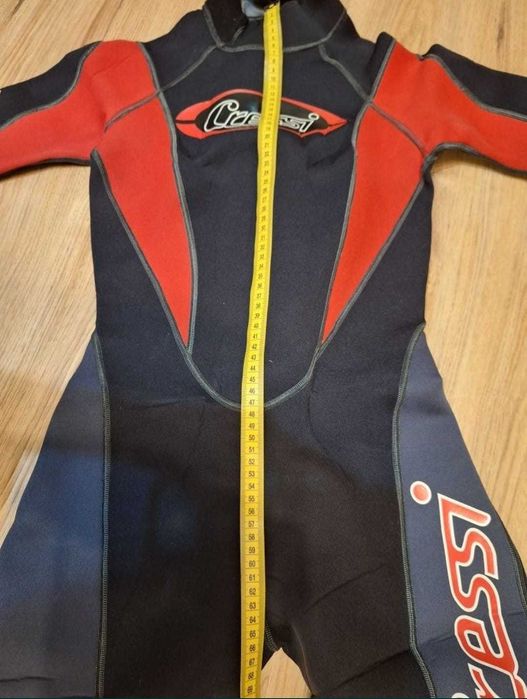 Costum scubadiving/ inot/ scufundari + cadou tricou inot maneca lunga