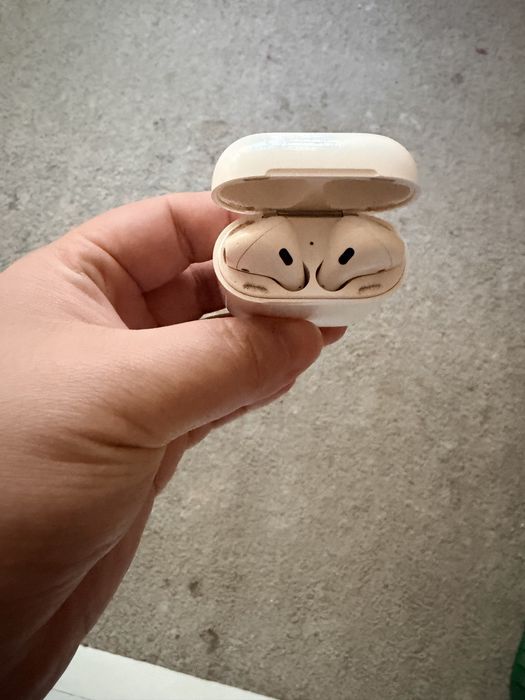 Airpods 2 поколения