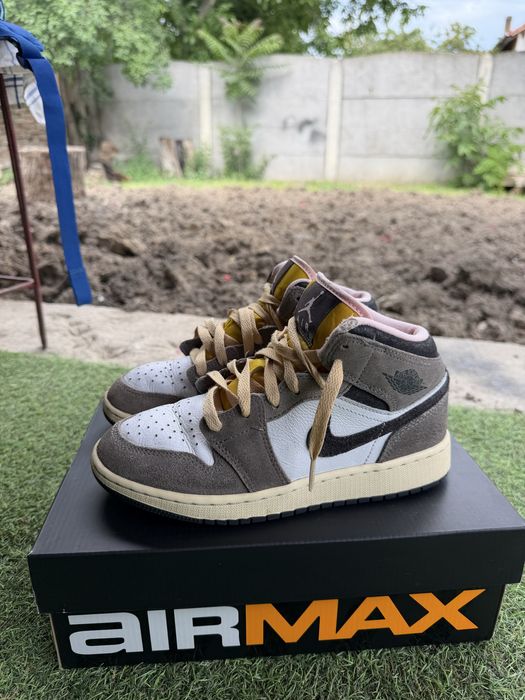 Adidasi nike/jordan