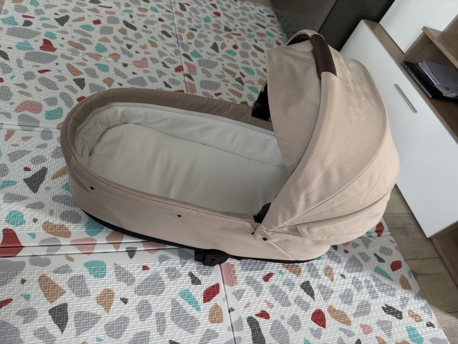 Кош за новородено Cybex Cot S Lux и комарник Cybex Platinum