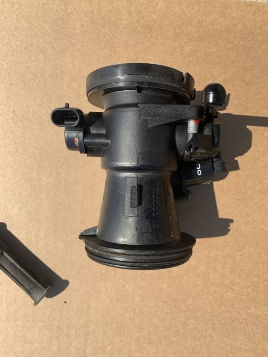 Vand injectoare pt Dacia Logan/mcv/sandero/clio 1.4-1.6 mpi