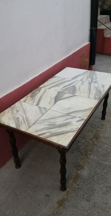 Мраморна маса в перфектно състояние