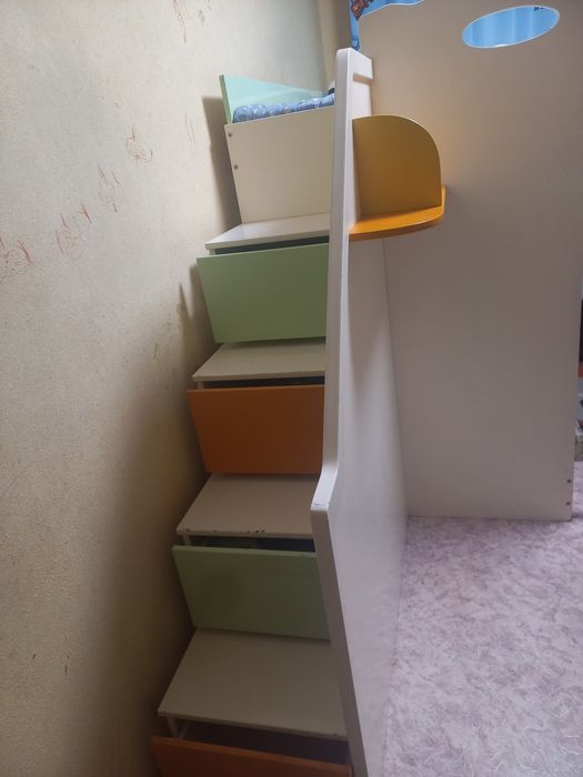 Срочно продам кровать и шкаф