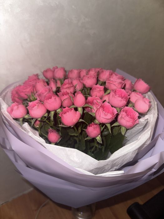 Цветы, свежие стоят в воде