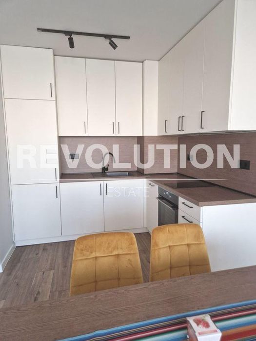 Дава се под наем Двустаен апартамент в Варна, Младост 1 - 60 кв.м за 550 € - Снимка #1