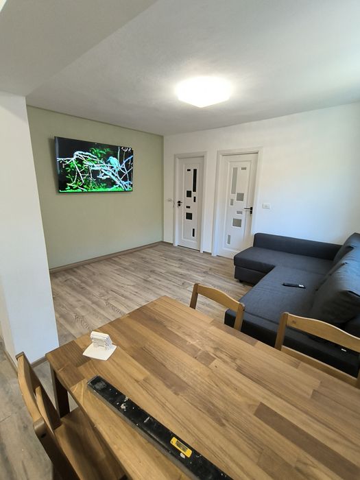 Închiriez pe termen lung sau vând apartament cu 3 camere