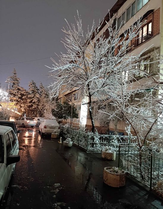 Продается 4-комнатная квартира 70 м², Юнусабад Центр, Ц-6, без ремонта