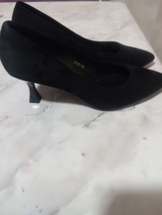 Туфли замшевые .