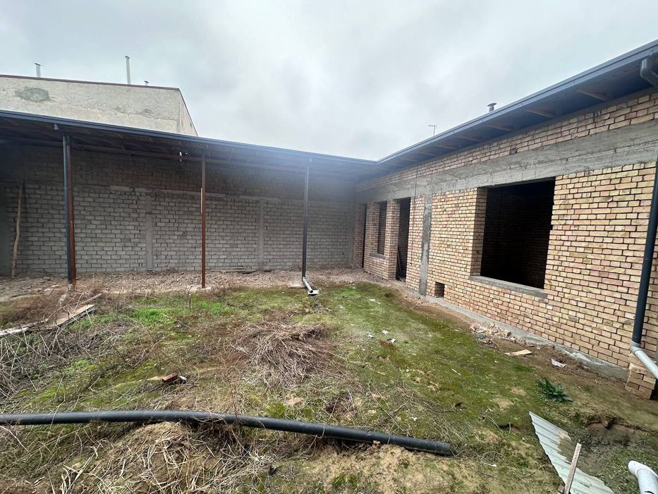 Недалеко от Ипподрома ул У́ратепа Евро дом 5 соток 10 комнат 350 м²