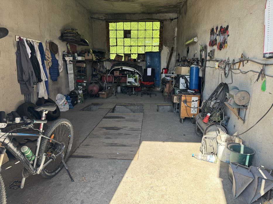 Garaje cu teren de inchiriat