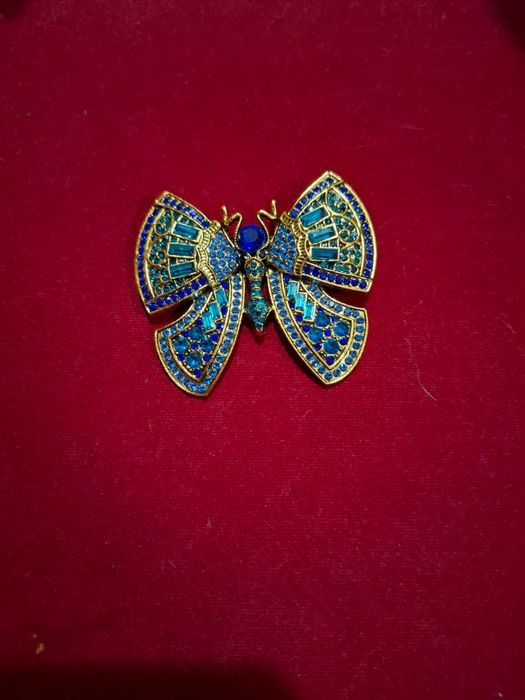 Брошки различни модели