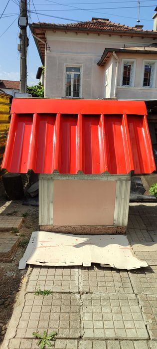 Продавам кучешка колиба