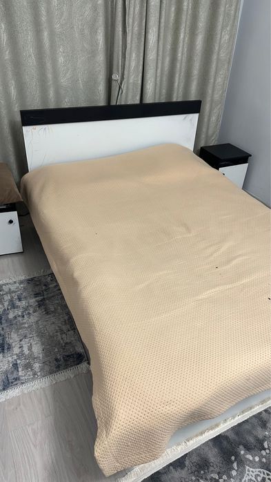 Кровать с матрасом