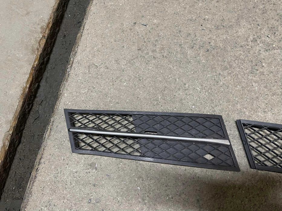 Халоген, Решетки за  BMW  F10   F11 БМВ Бъбреци Черен ЛАК М5