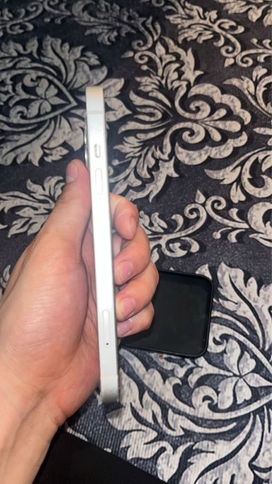 Айфон 13 сатам или обмен