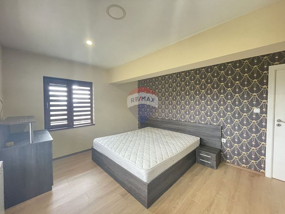 Дава се под наем Къща в Аксаково - 290 кв.м за 766 € - Снимка #11