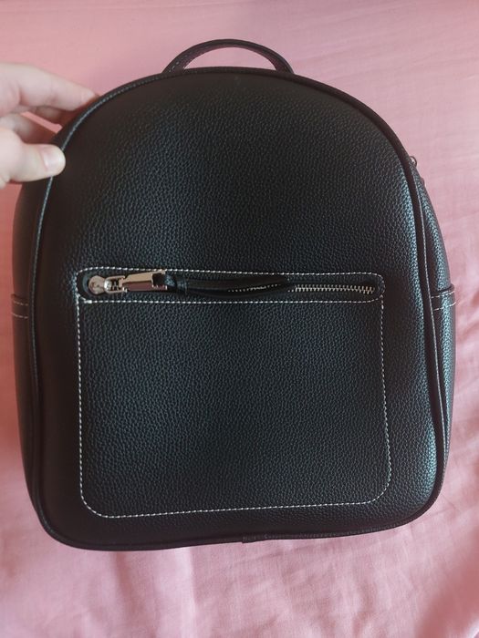 Дамска черна раница