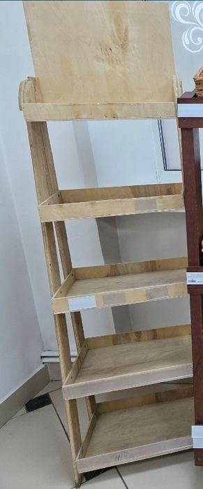 Продаю стеллажи из дерева