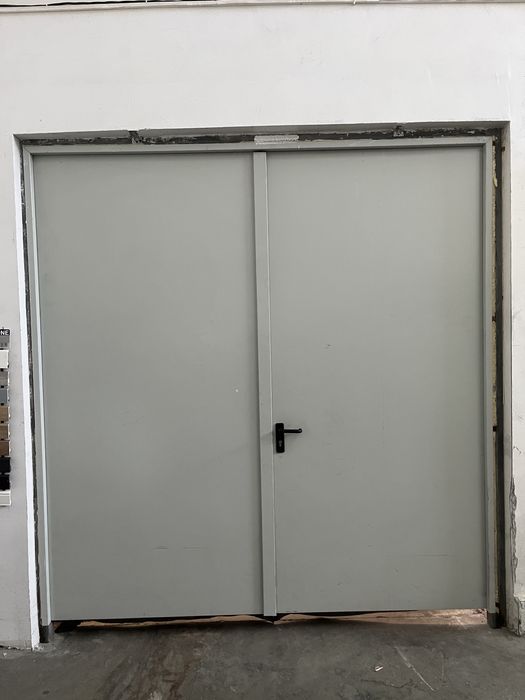 Врата за склад ОГНЕУПОРНА