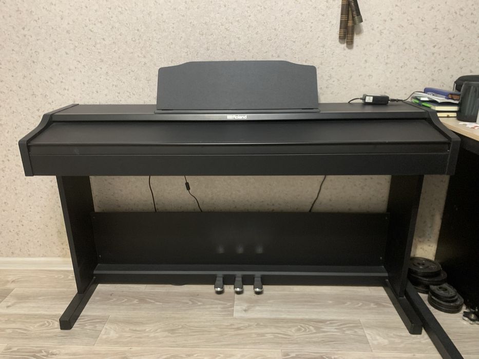 Пианино Roland RP102