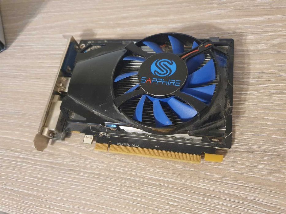 RAM DDR3 , HDD 500GB , GT 1030 , RADEON R250, AMD ATHLON 2600+