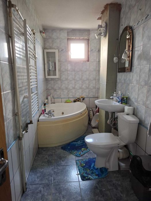 Vand apartament 3 camere