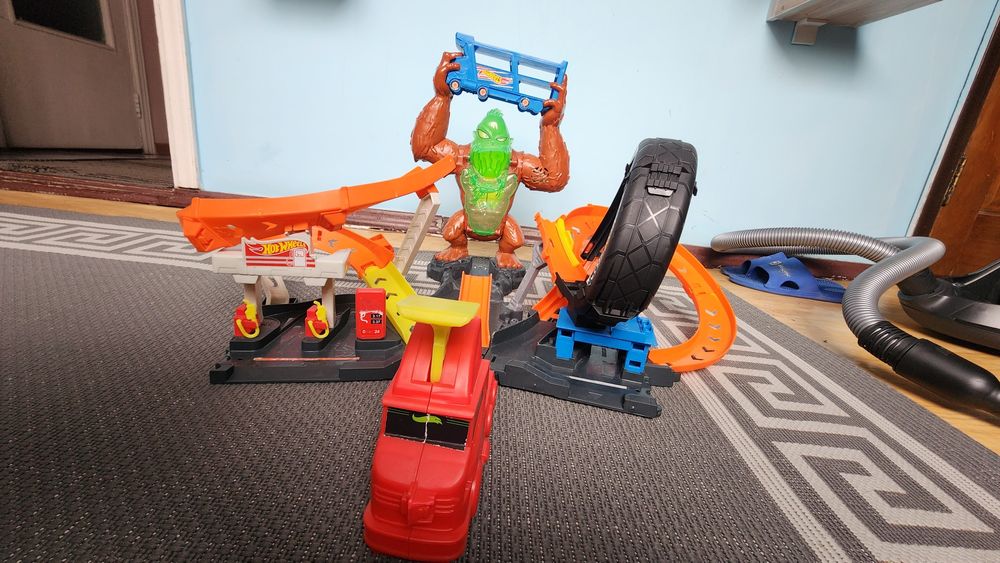 Hot wheels Горилла