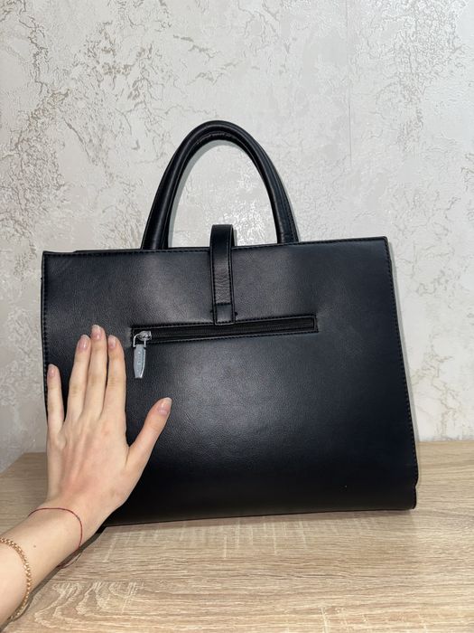 Вместительная сумка для учебы