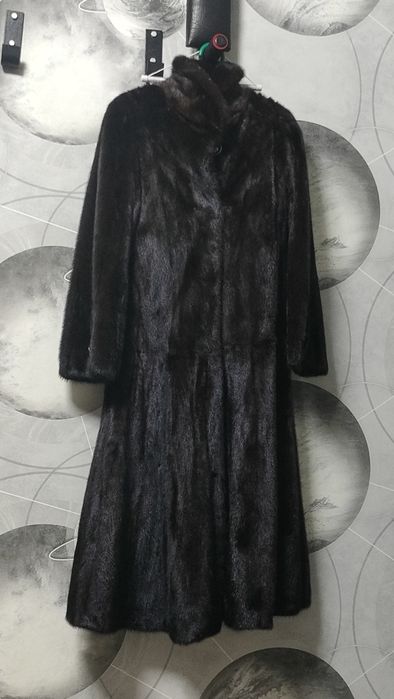 Продаю норковую шубу