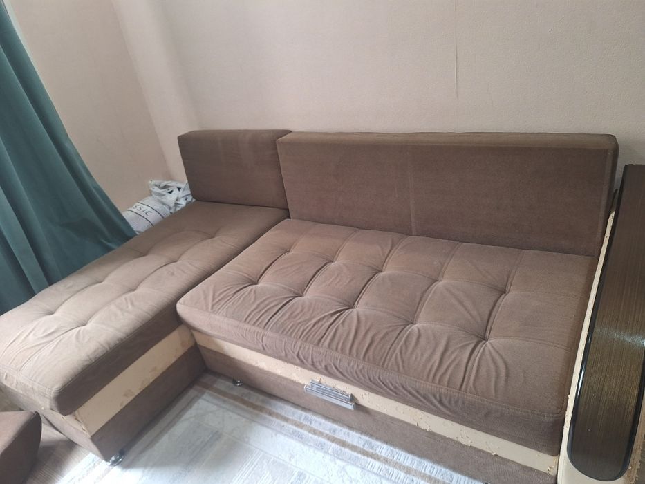 Продам угловой диван б/у